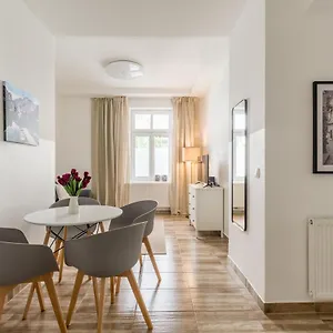 Xxxl Bed/ Free Parking/ Apartament