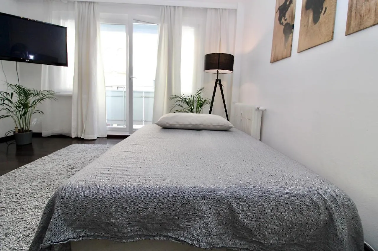 Balcony Apartment - Next To Opera Vienna Austria