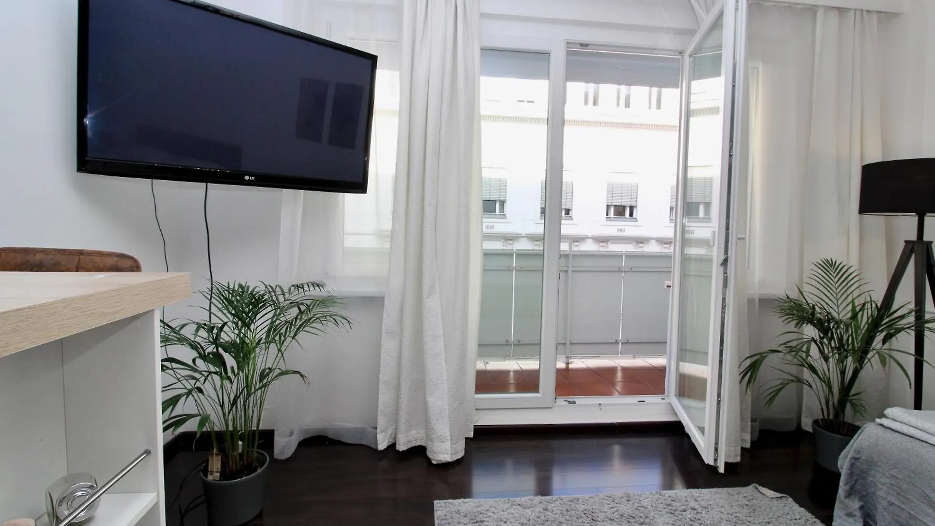 Balcony Apartment - Next To Opera Vienne 0*,  Autriche